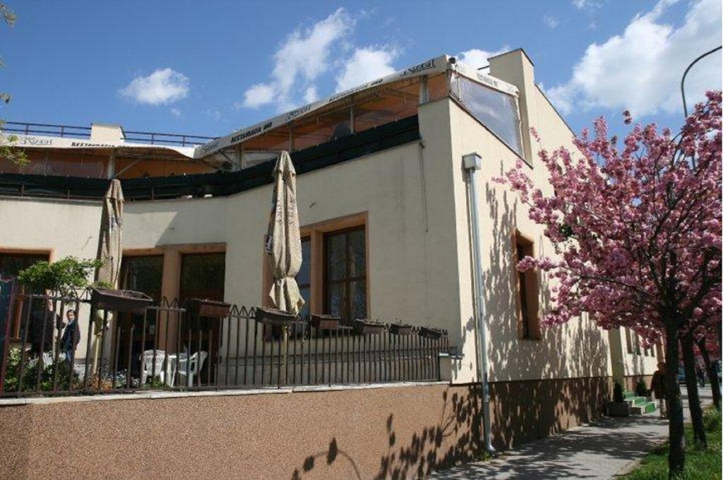 Hotel Oko Neutra Exterior foto